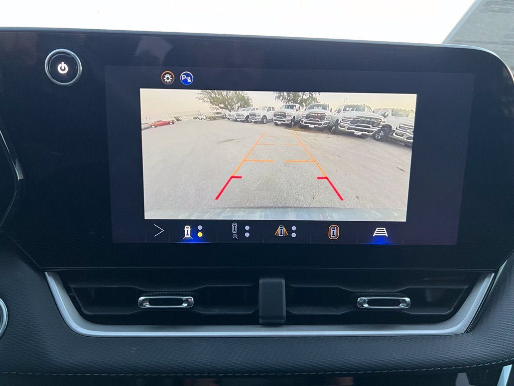 Used 2026 Chevrolet Equinox LT w/ Convenience Package II FWD image 23