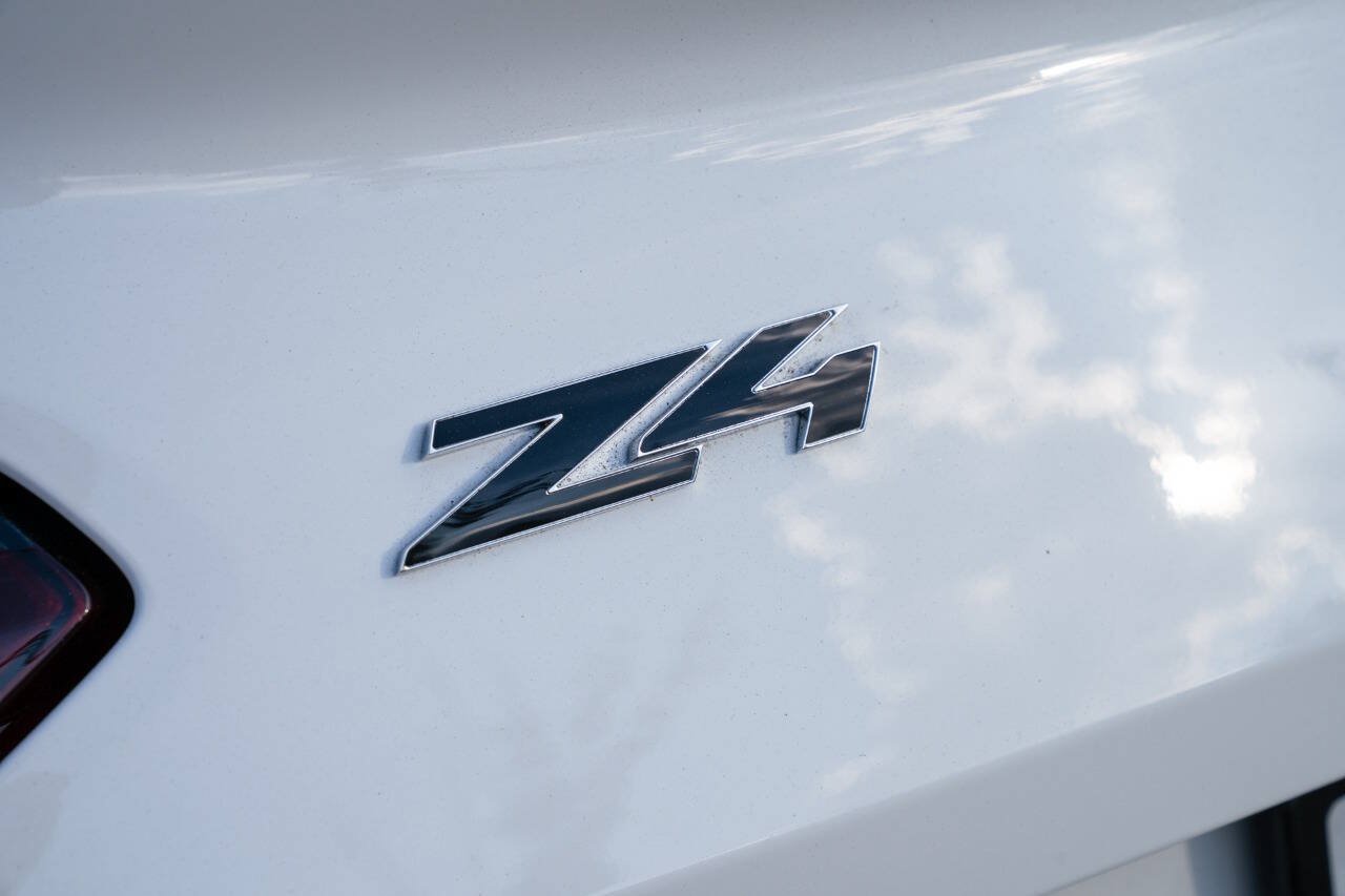 Used 2025 BMW Z4 M40i w/ Edition RWD image 19