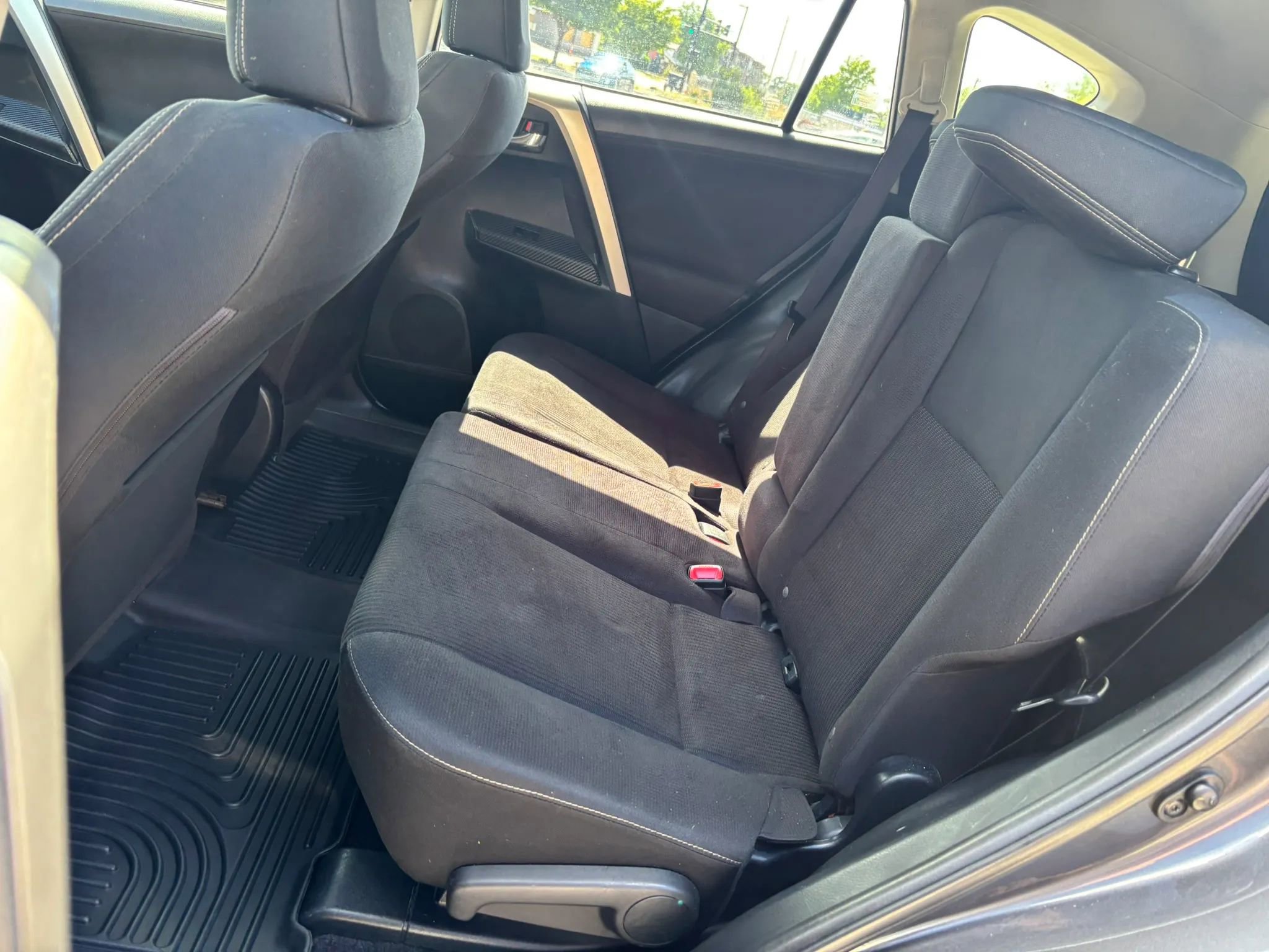 Used 2014 Toyota RAV4 XLE AWD/4WD image 30