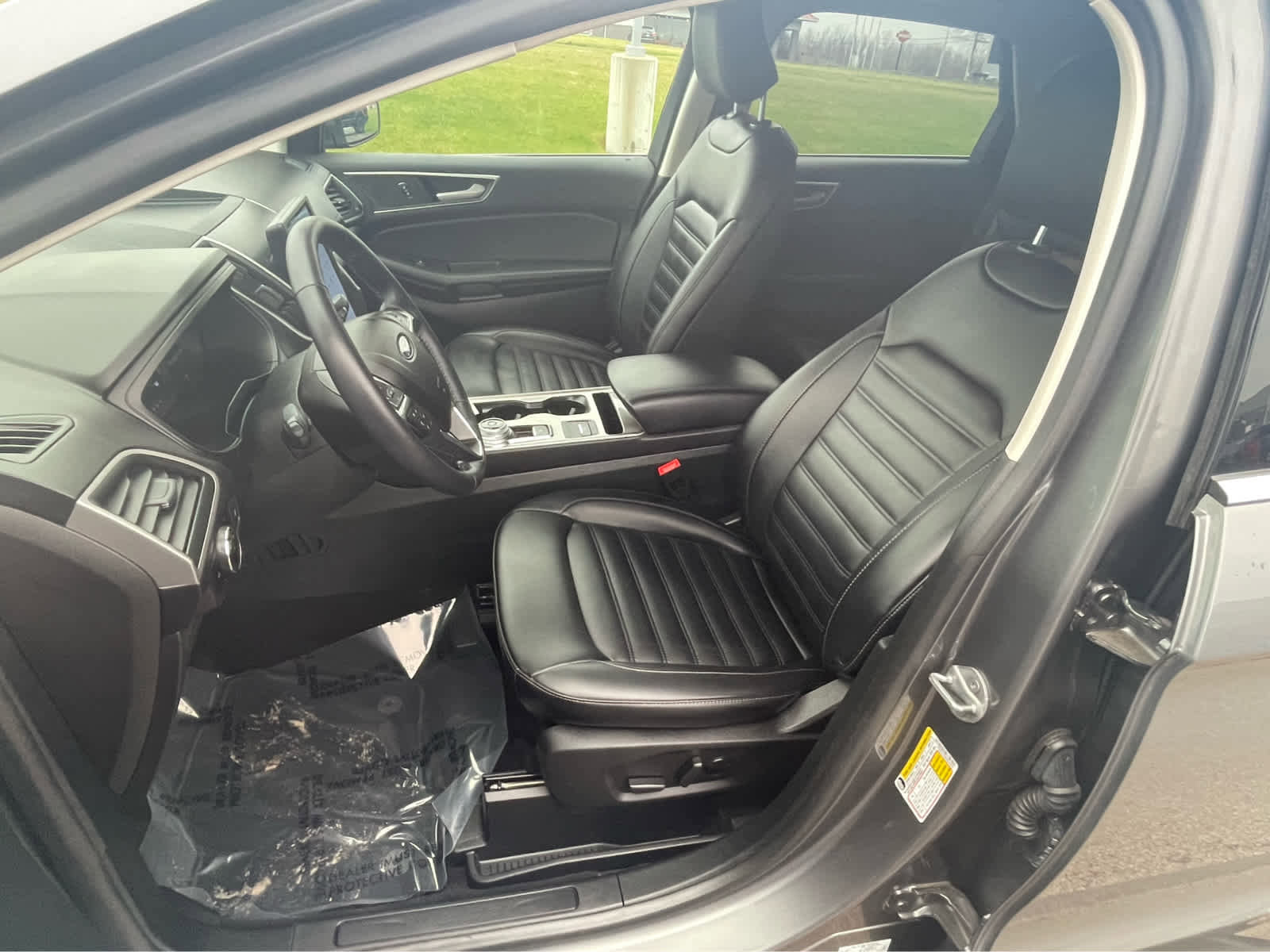 Used 2023 Ford Edge SEL image 13