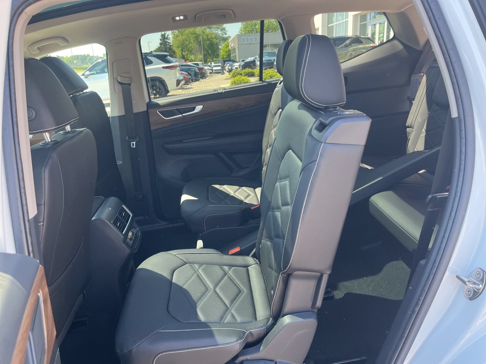 New 2026 Volkswagen Atlas SE FWD image 25