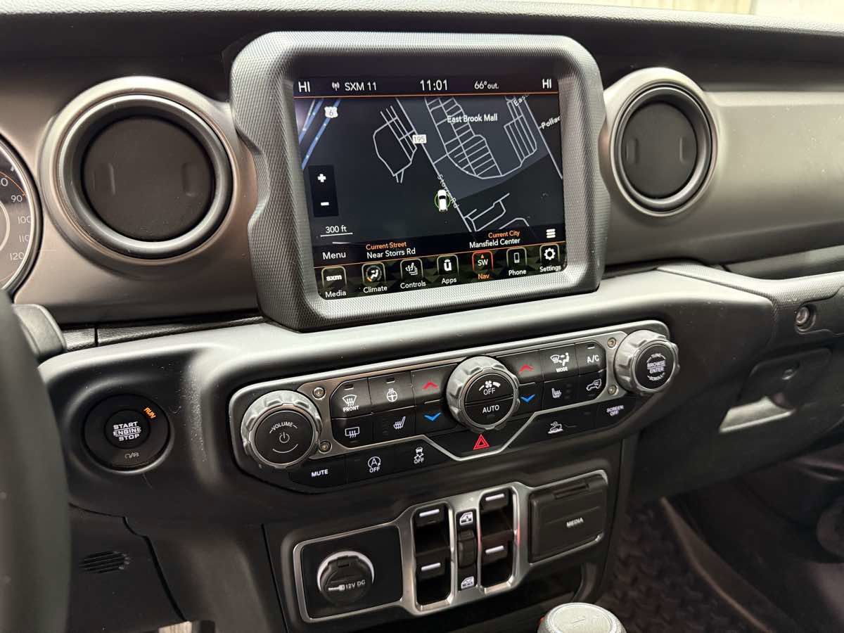 Used 2023 Jeep Gladiator Sport image 13