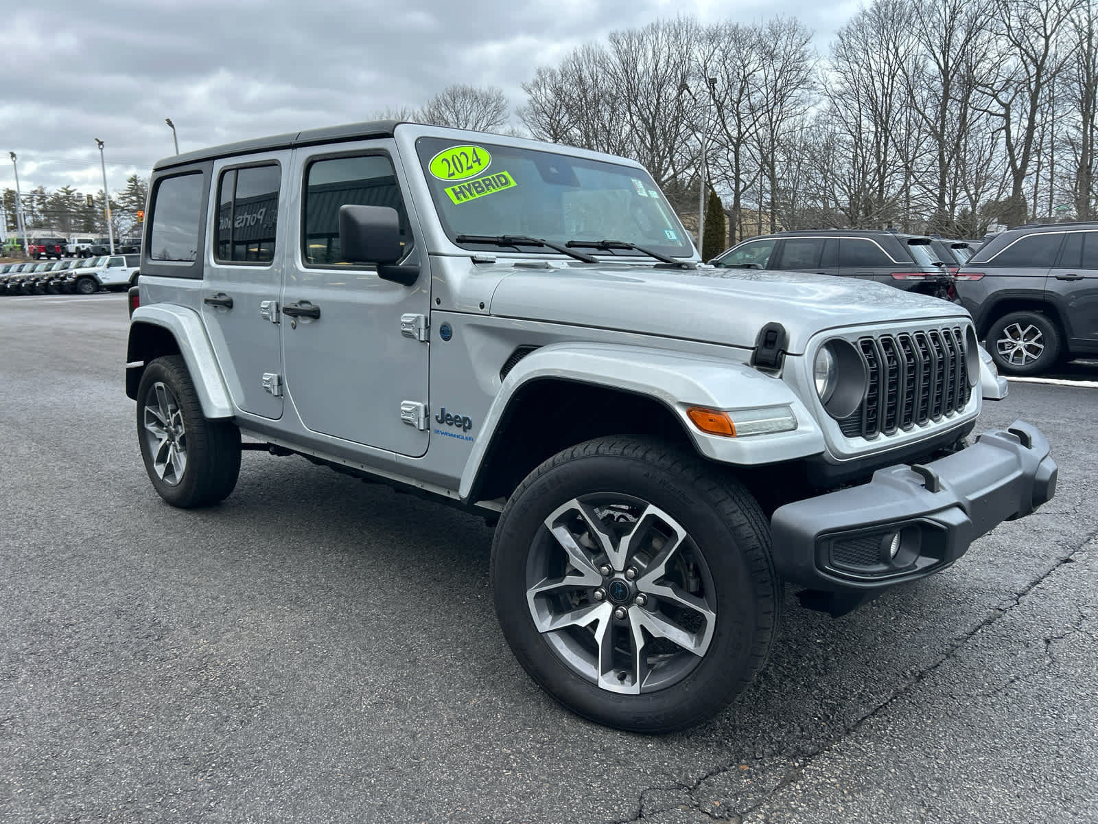 Used 2024 Jeep Wrangler Unlimited w/ Convenience Group AWD/4WD image 2
