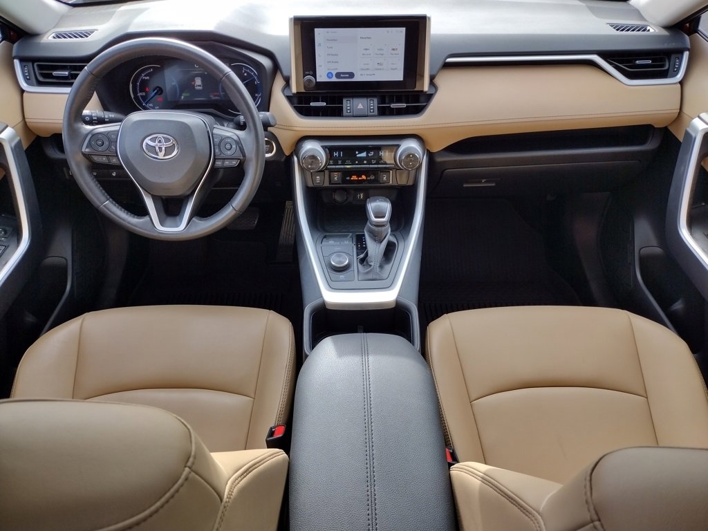 Used 2025 Toyota RAV4 XLE Premium image 6
