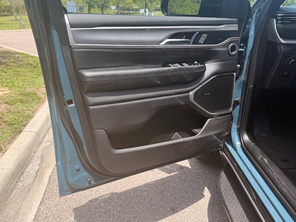 New 2026 Jeep Grand Wagoneer Limited AWD/4WD image 31