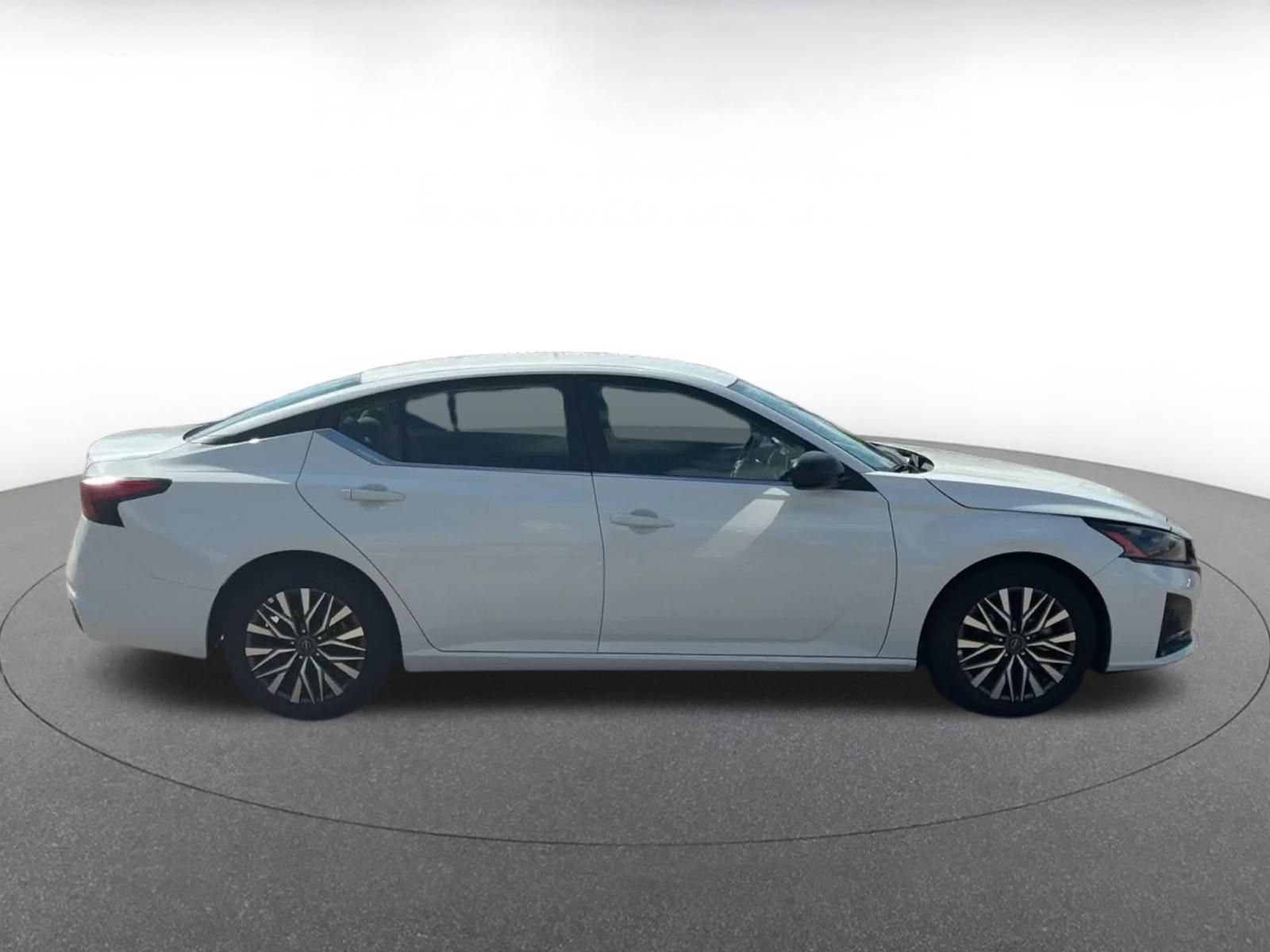 Used 2026 Nissan Altima 2.5 SV FWD image 15