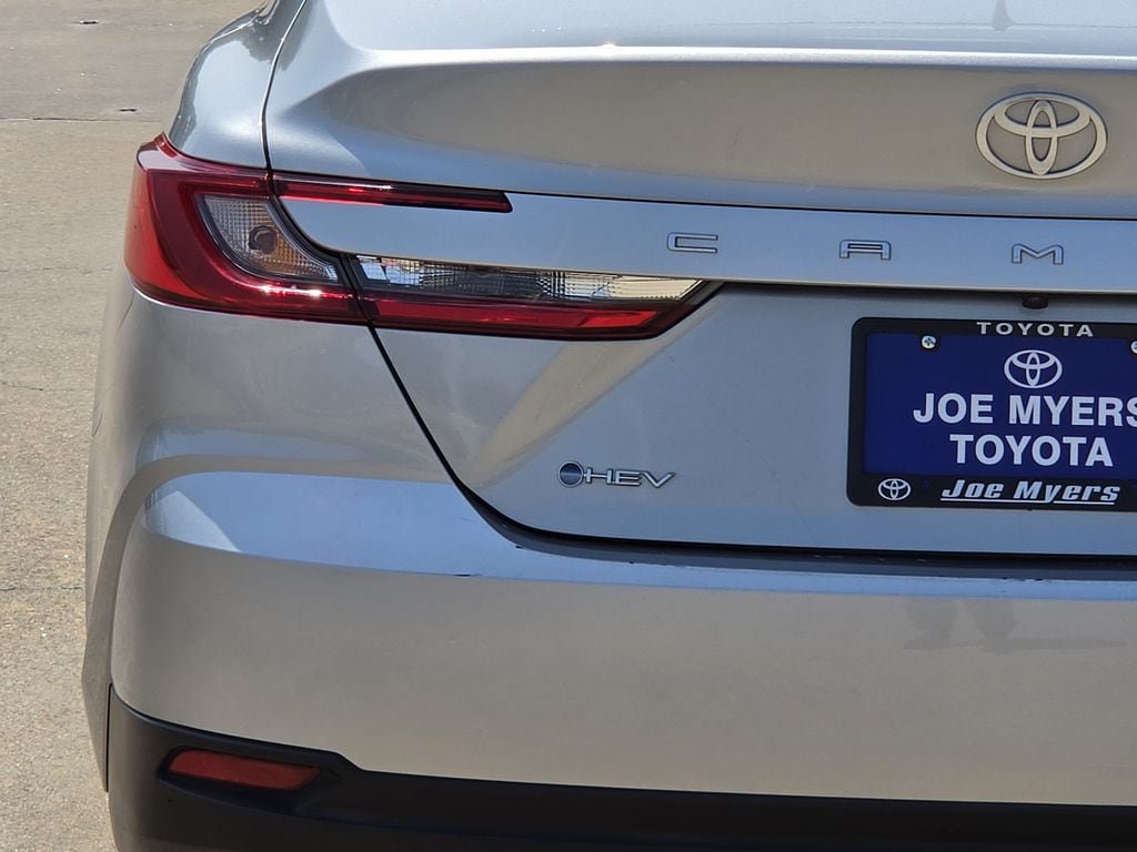 Used 2025 Toyota Camry LE FWD image 10