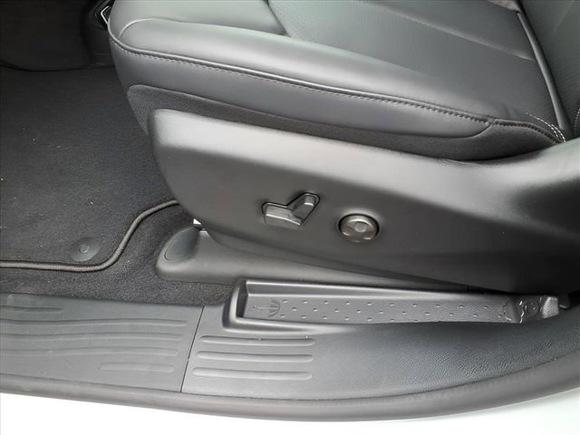 New 2026 Chrysler Pacifica Select AWD/4WD image 17