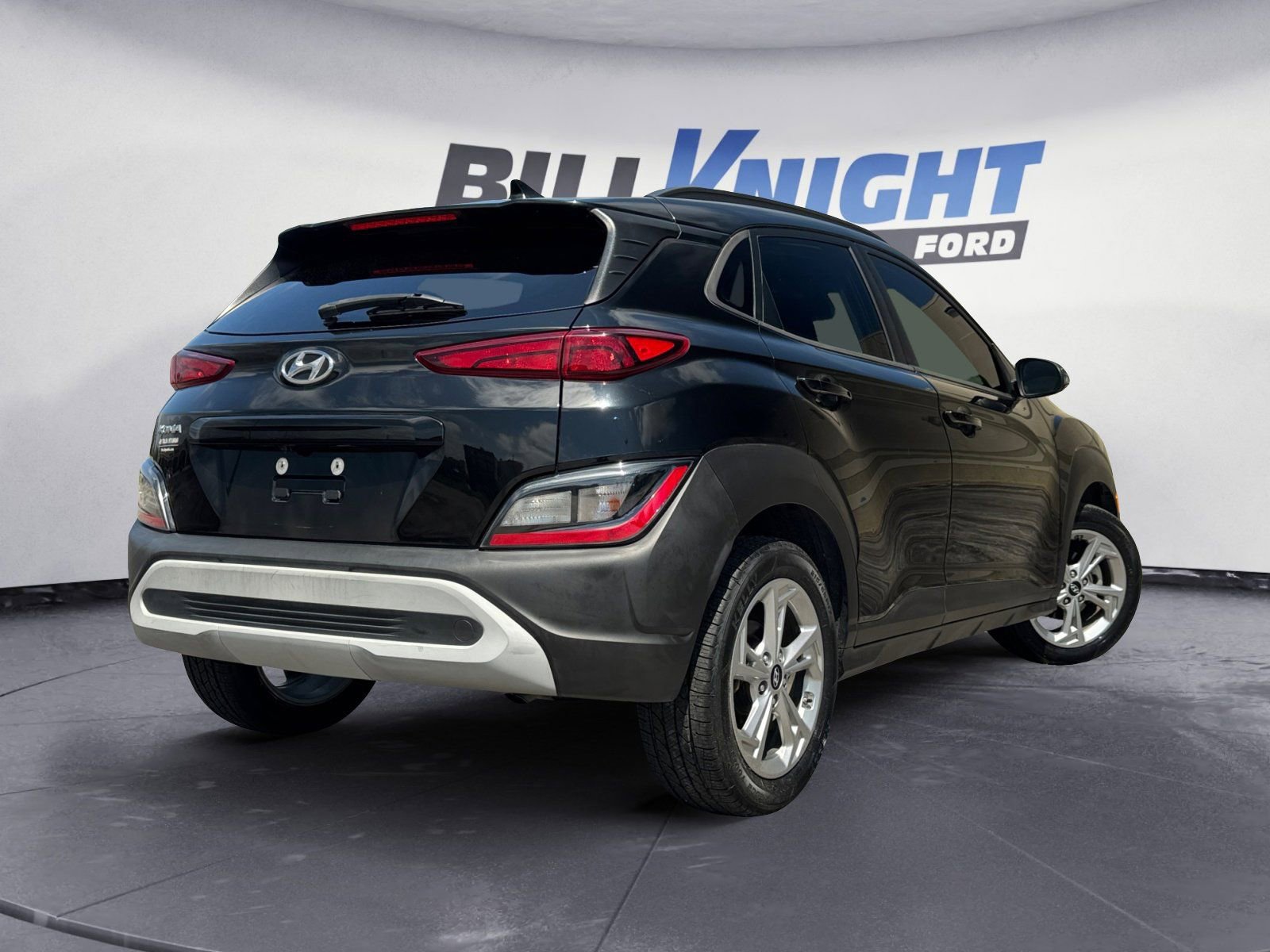 Used 2022 Hyundai Kona SEL w/ Cargo Package FWD image 5