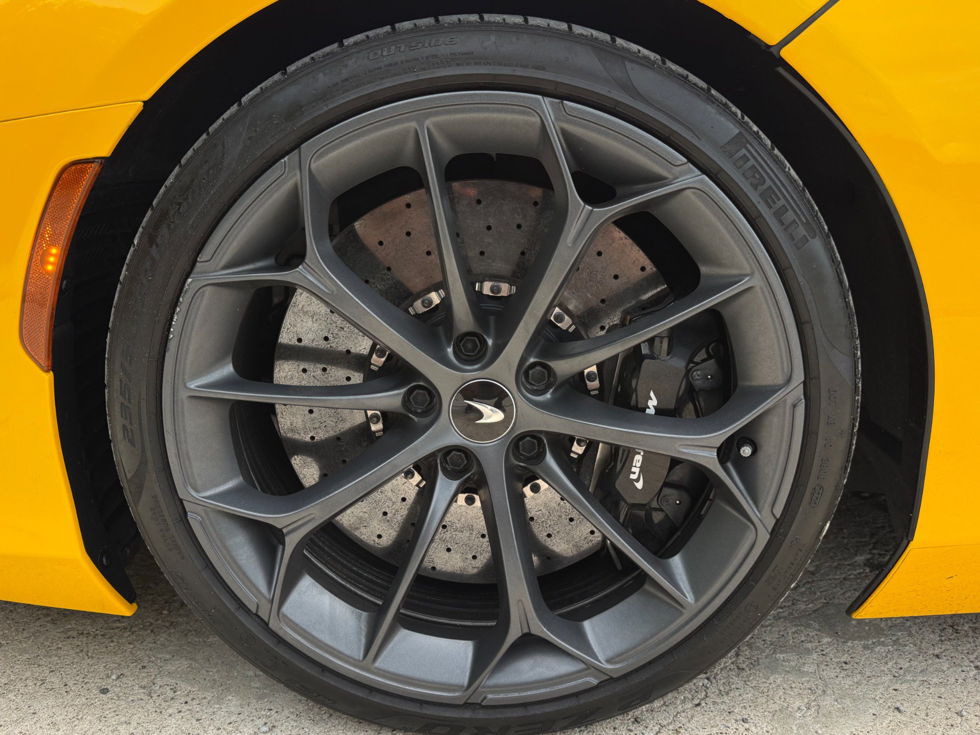 Used 2024 McLaren Artura RWD image 62