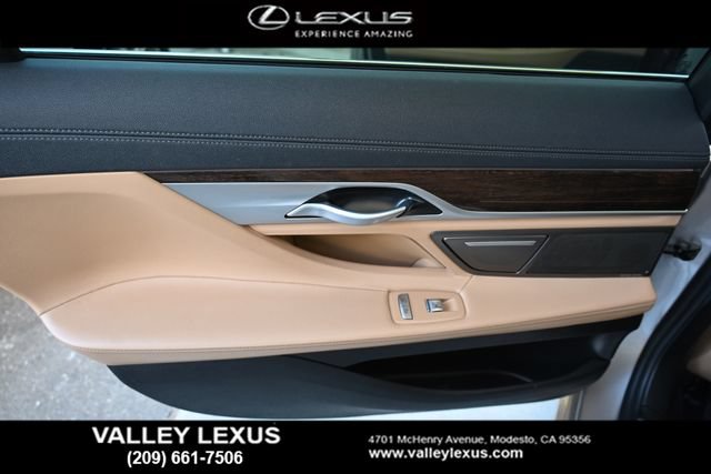 Used 2022 BMW 750i xDrive AWD/4WD image 17