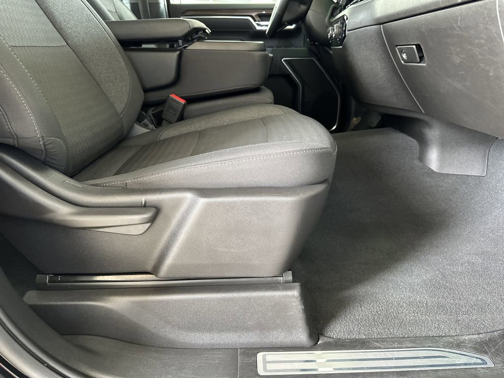 Used 2025 Chevrolet Silverado 2500 LT w/ Convenience Package image 38