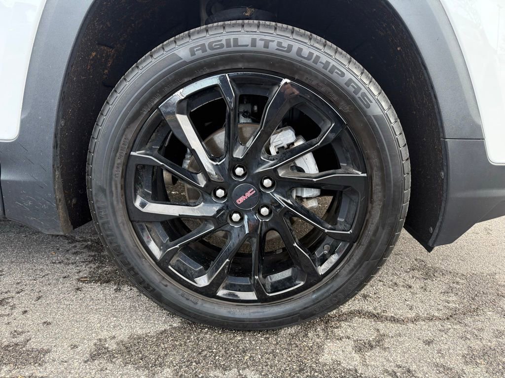 Used 2023 GMC Terrain SLE w/ Driver Convenience Package image 27