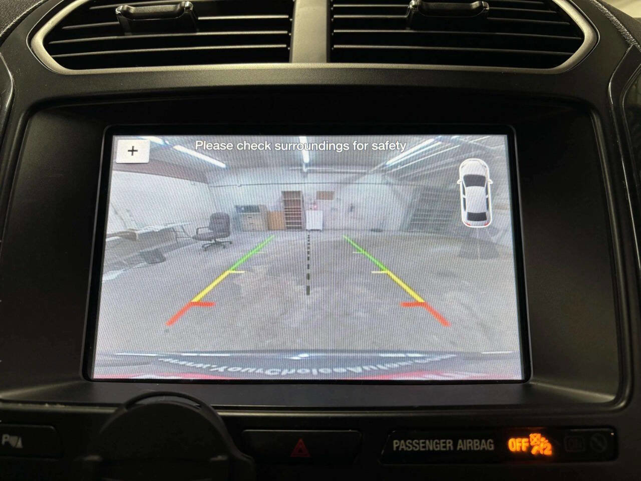 Used 2018 Ford Explorer XLT w/ Equipment Group 202A AWD/4WD image 30