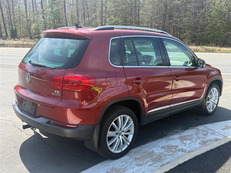 Used 2016 Volkswagen Tiguan SE image 3