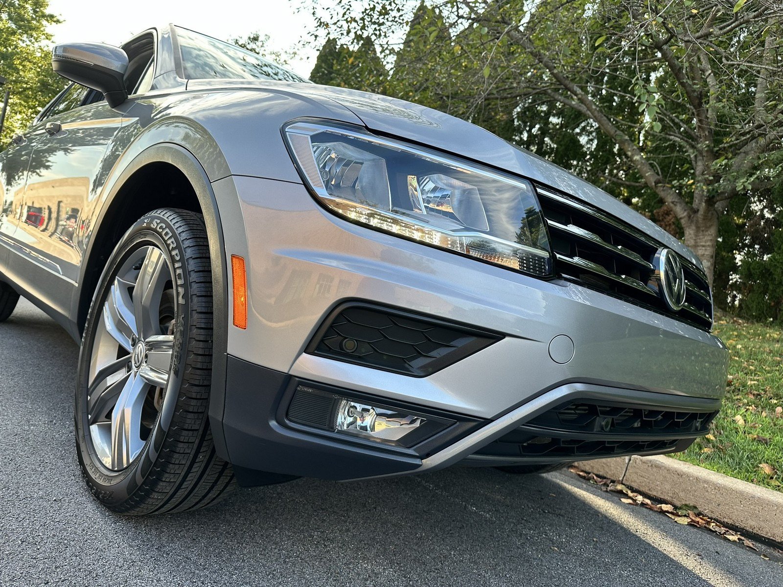 Used 2020 Volkswagen Tiguan SEL AWD/4WD image 68