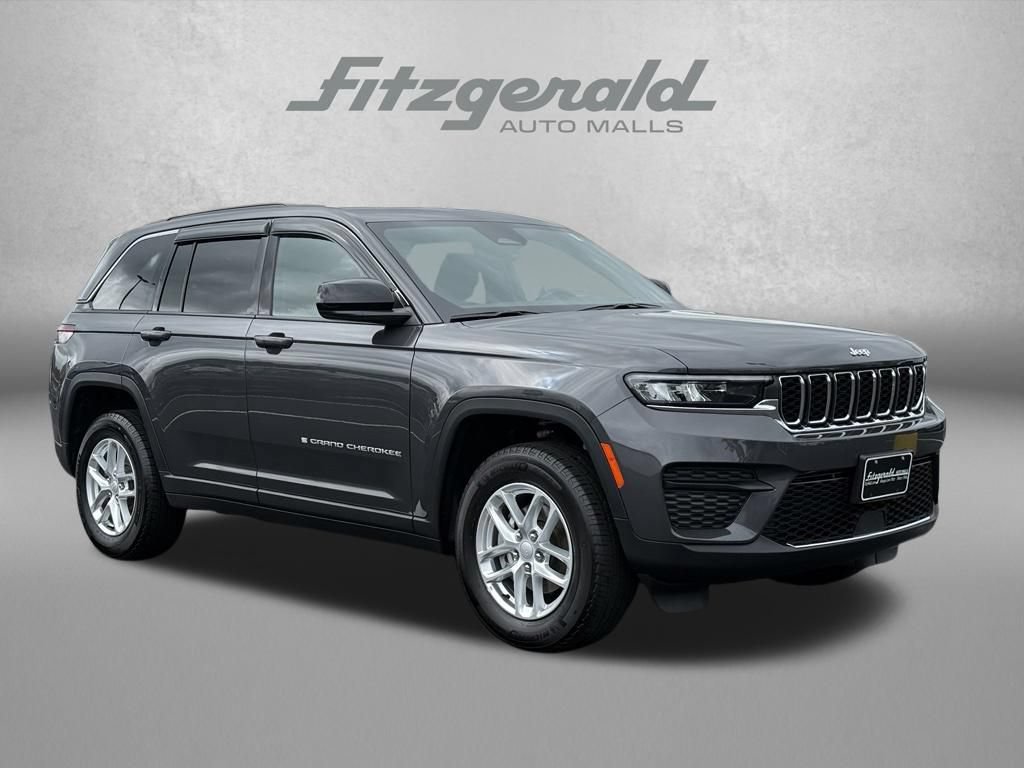 Used 2025 Jeep Grand Cherokee Laredo X w/ Luxury Tech Group I AWD/4WD image 1