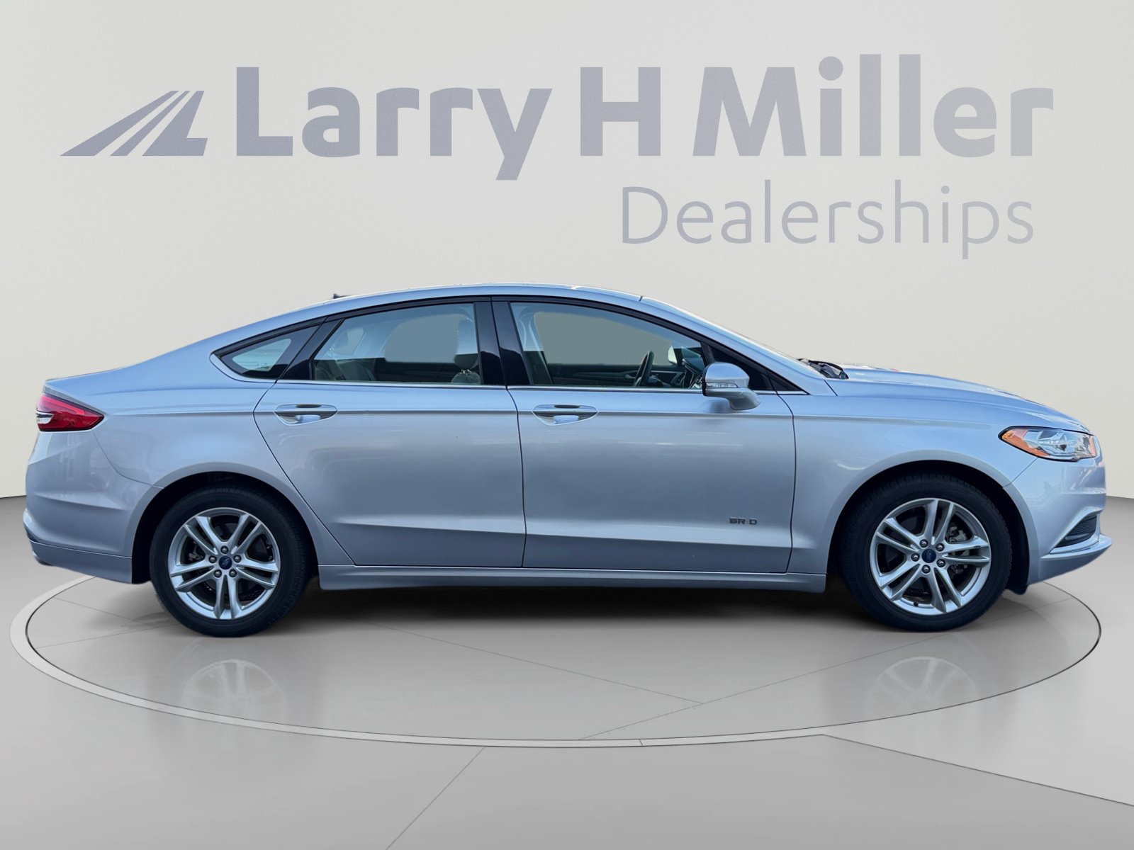 Used 2018 Ford Fusion SE FWD image 6