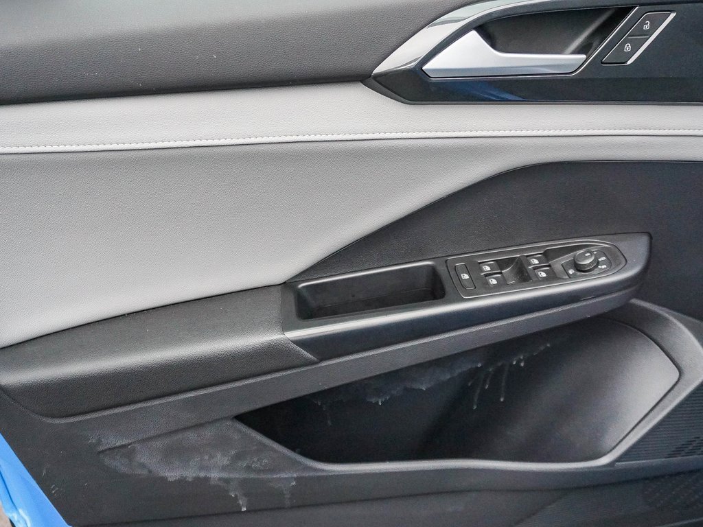 Used 2022 Volkswagen Taos SEL image 19