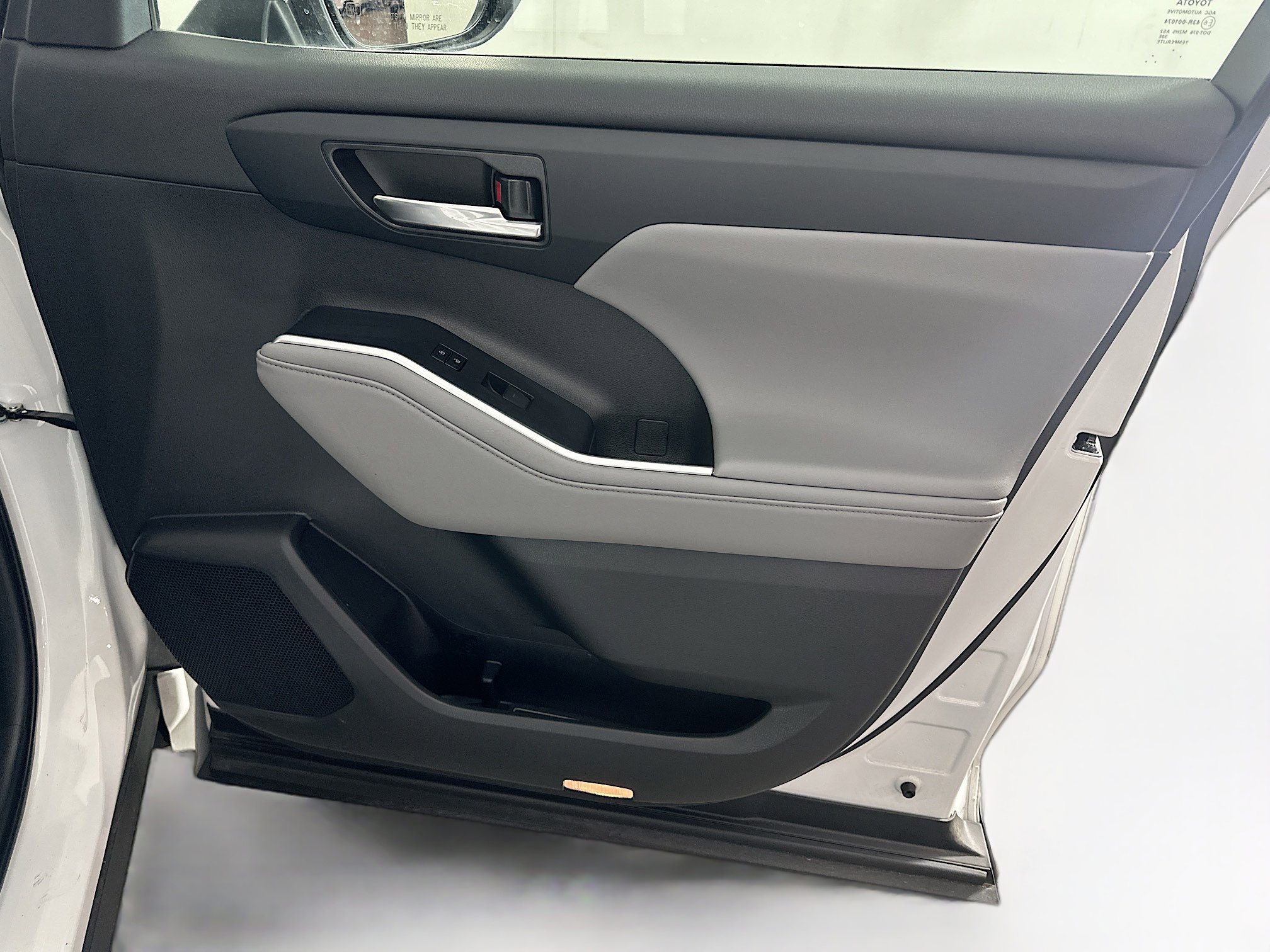 Used 2022 Toyota Highlander XLE image 36