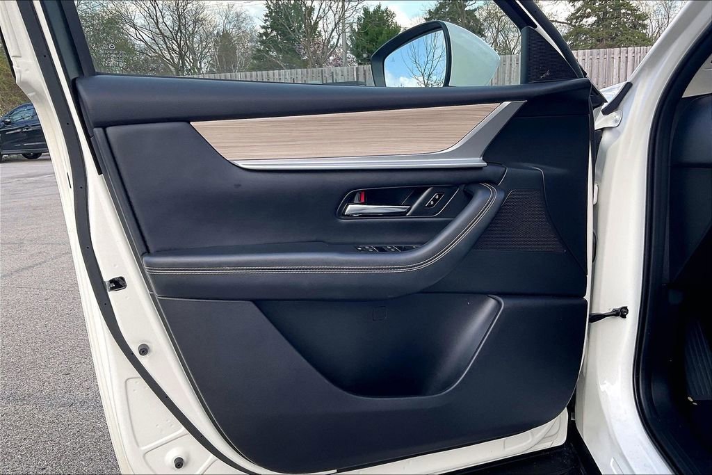 Used 2024 MAZDA CX-90 Plug-In Hybrid w/ Preferred image 23