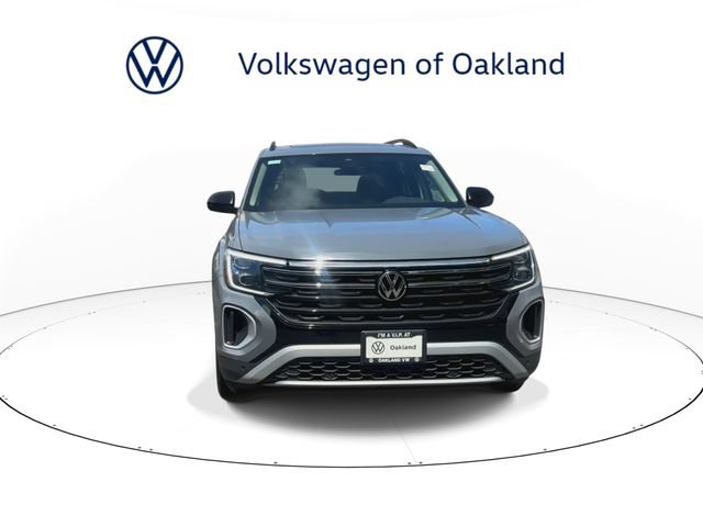 New 2026 Volkswagen Atlas Peak Edition AWD/4WD image 3