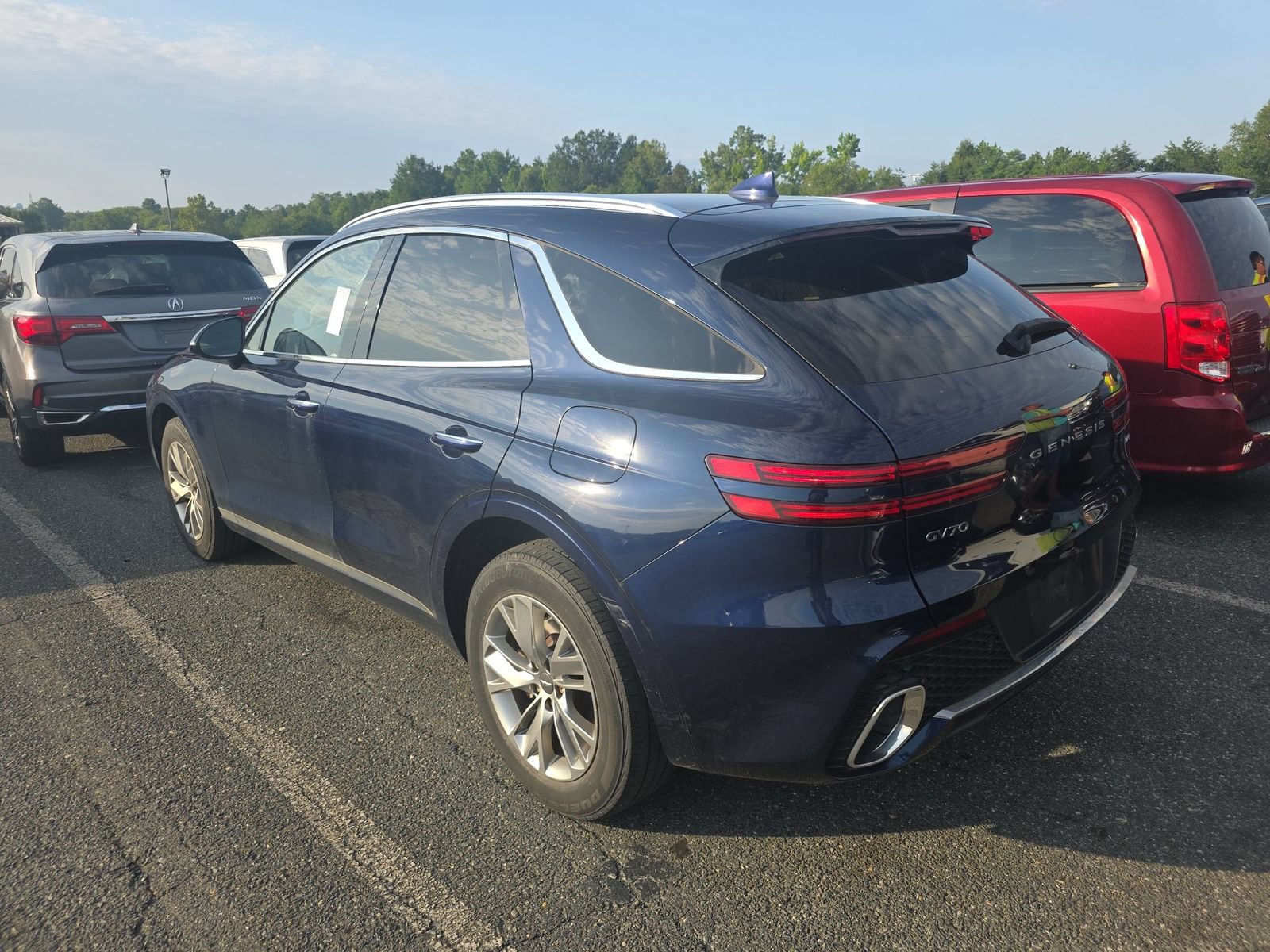 Used 2022 Genesis GV70 2.5T AWD/4WD image 8