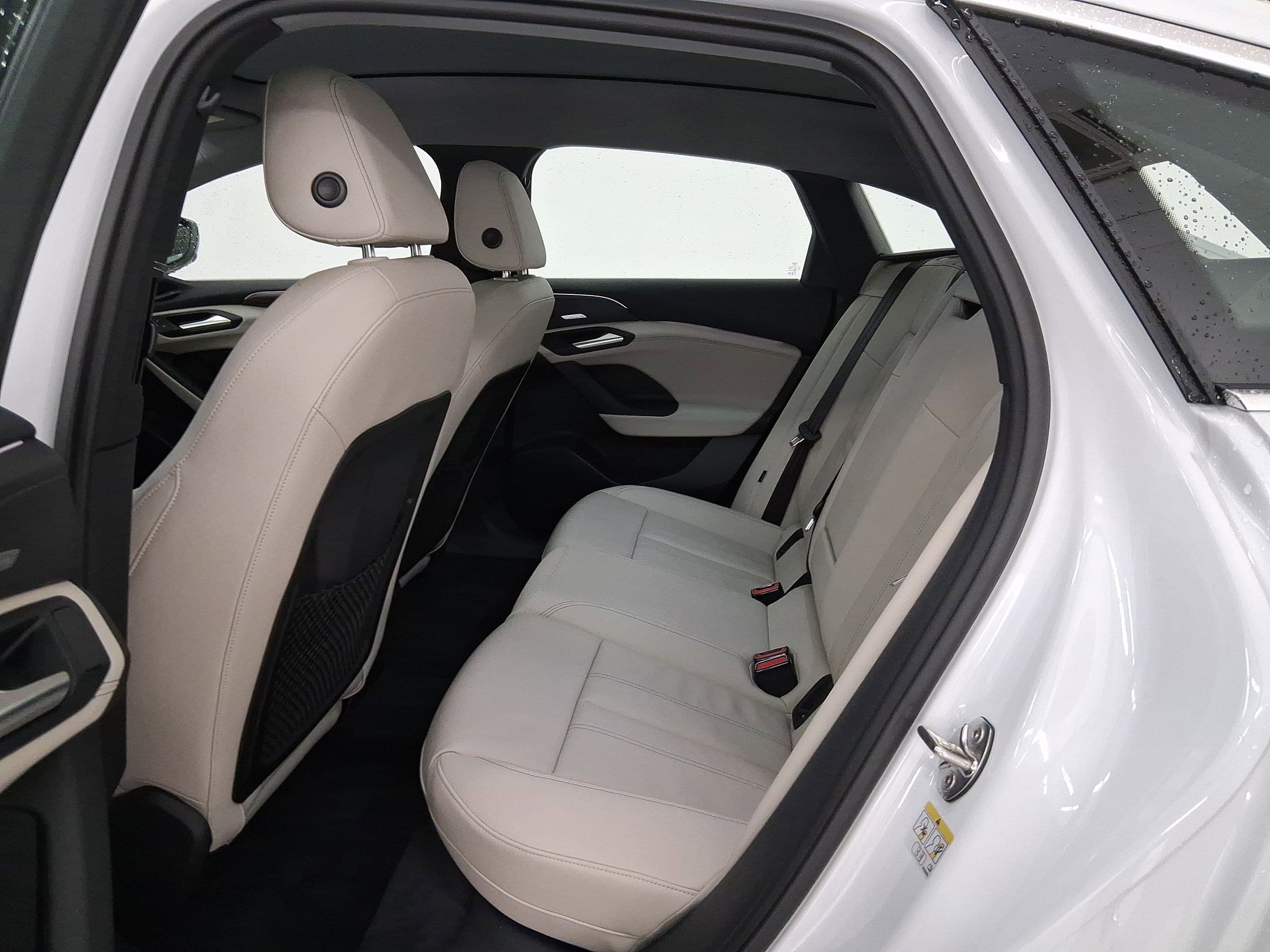 Used 2025 Audi A6 e-tron Premium Plus w/ Premium Plus image 13