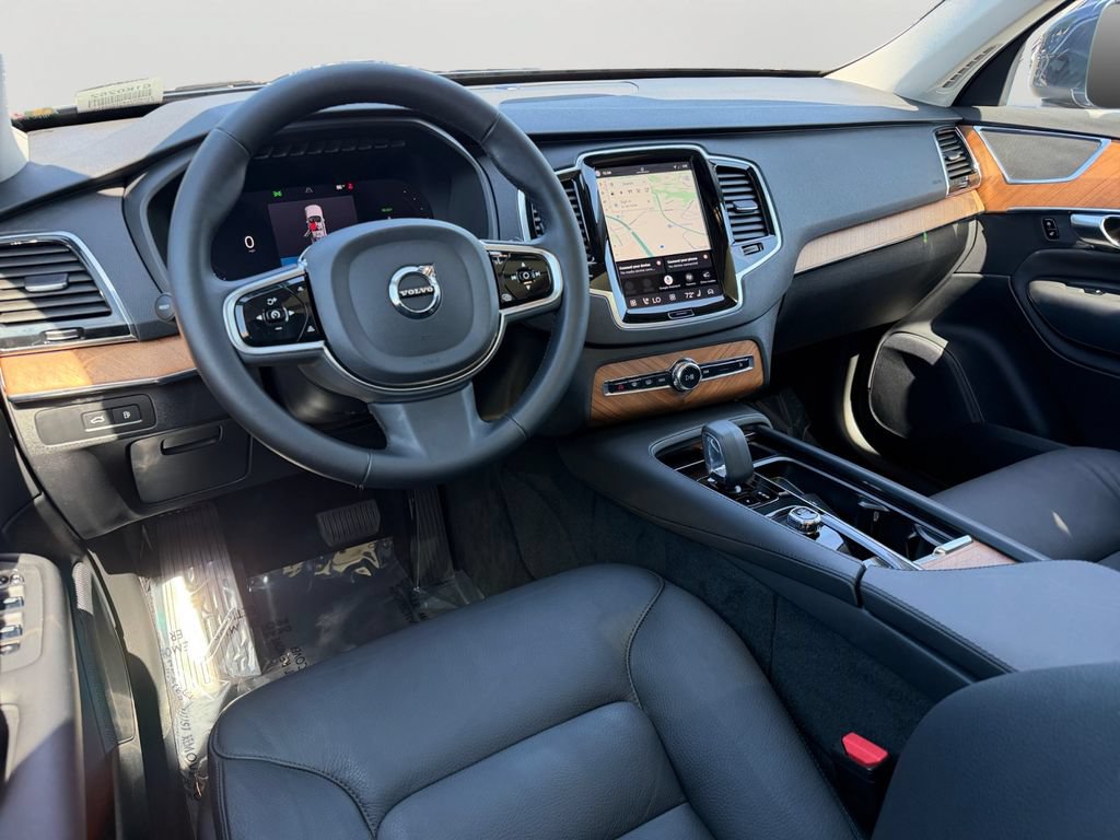 Certified 2025 Volvo XC90 T8 Plus AWD/4WD image 13