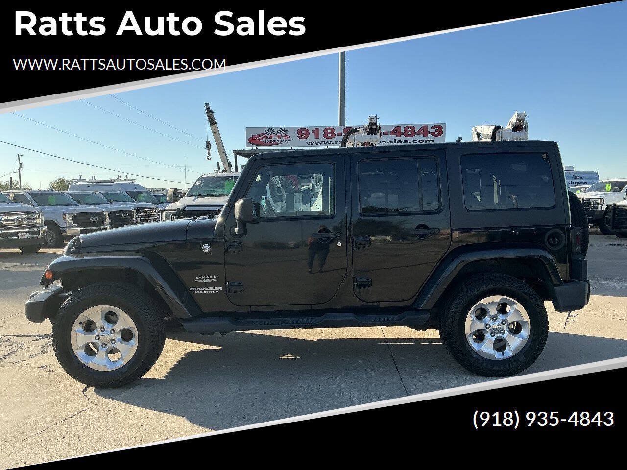 Used 2014 Jeep Wrangler Unlimited Sahara w/ Connectivity Group AWD/4WD image 1