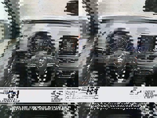 Used 2024 Nissan Altima 2.5 SV image 17