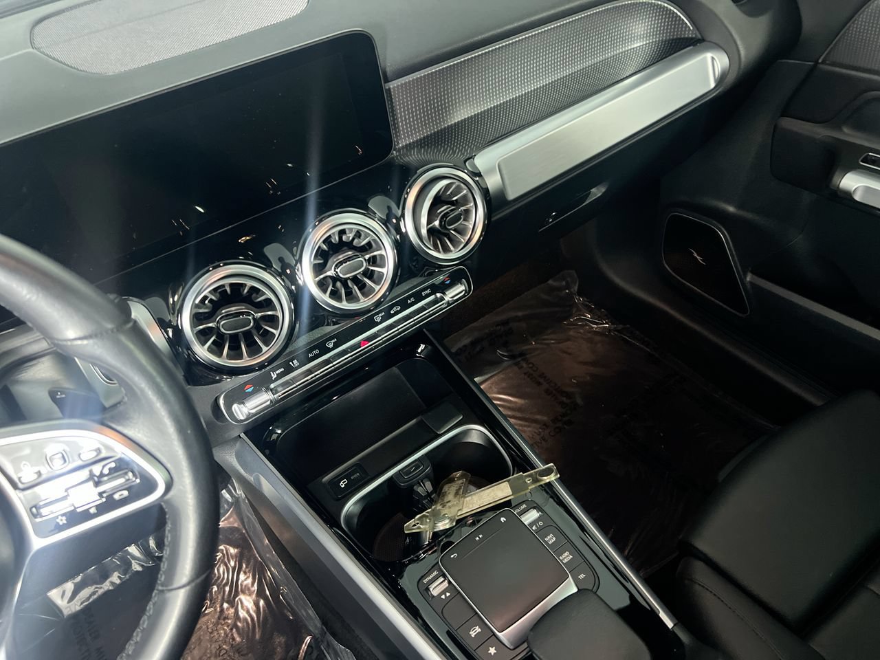 Used 2023 Mercedes-Benz GLB 250 image 18