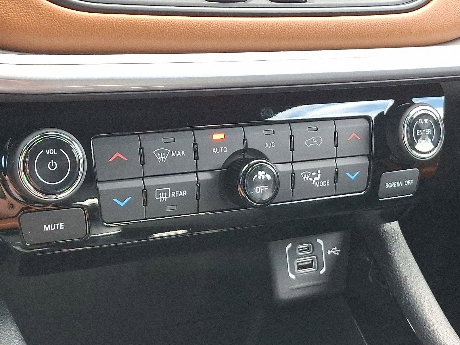 New 2025 Jeep Compass Limited image 9