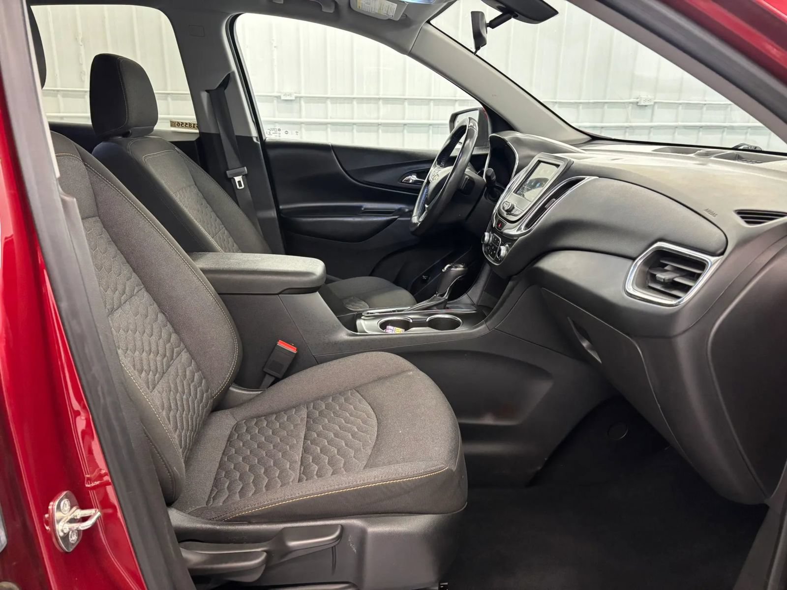 Used 2019 Chevrolet Equinox LT FWD image 32