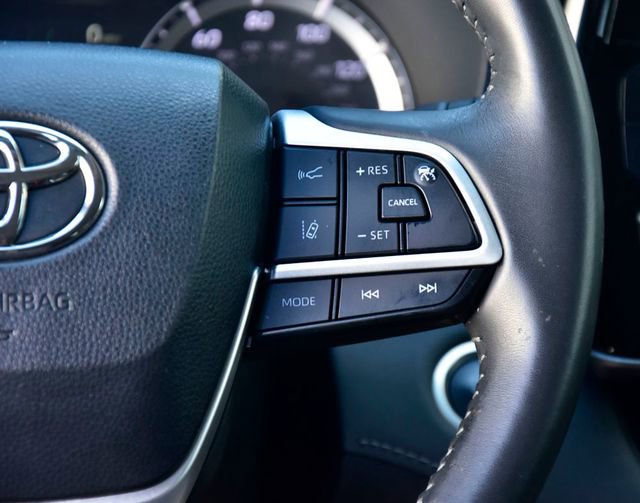 Used 2024 Toyota Highlander LE image 20