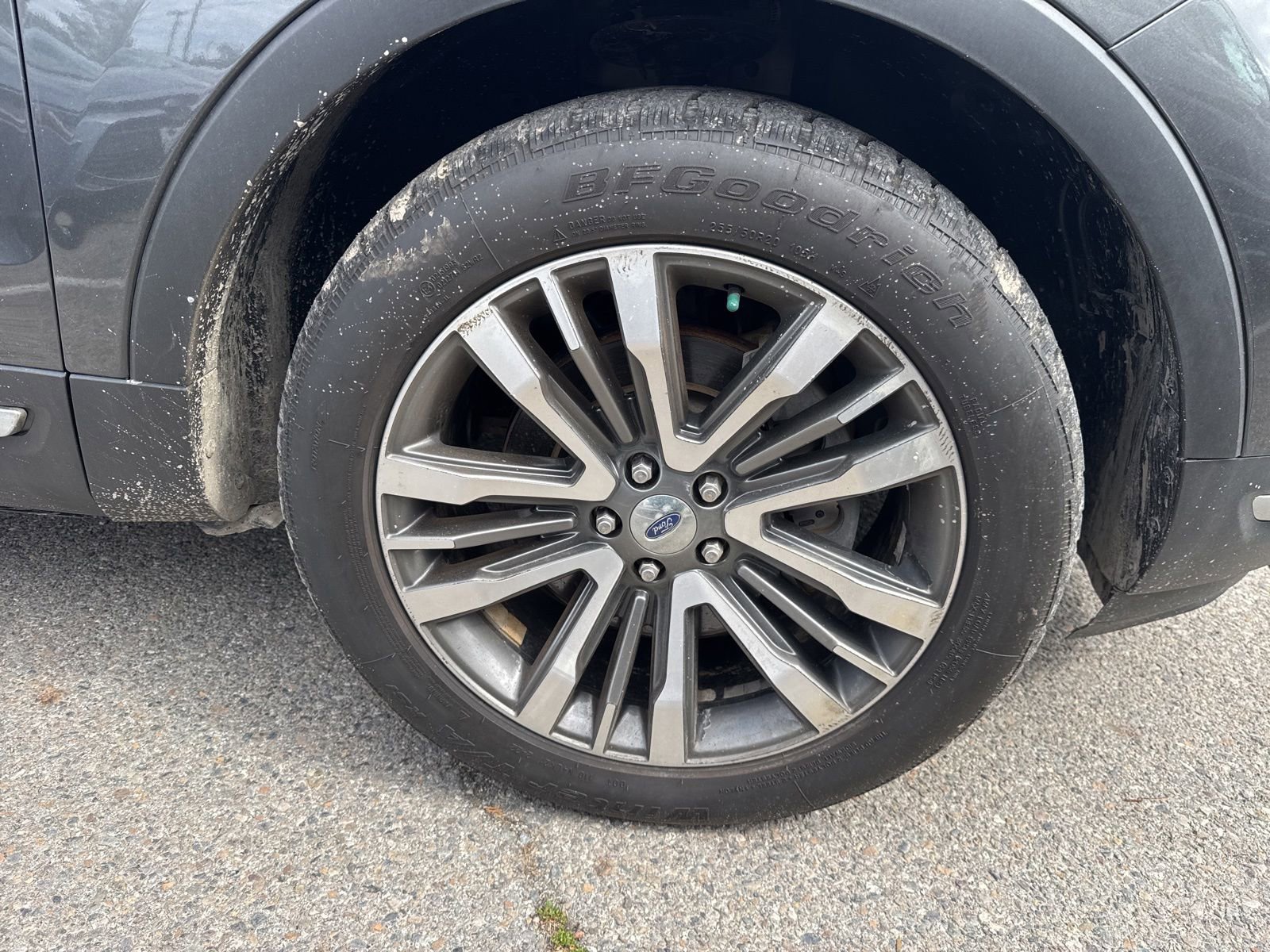 Used 2018 Ford Explorer Platinum AWD/4WD image 4
