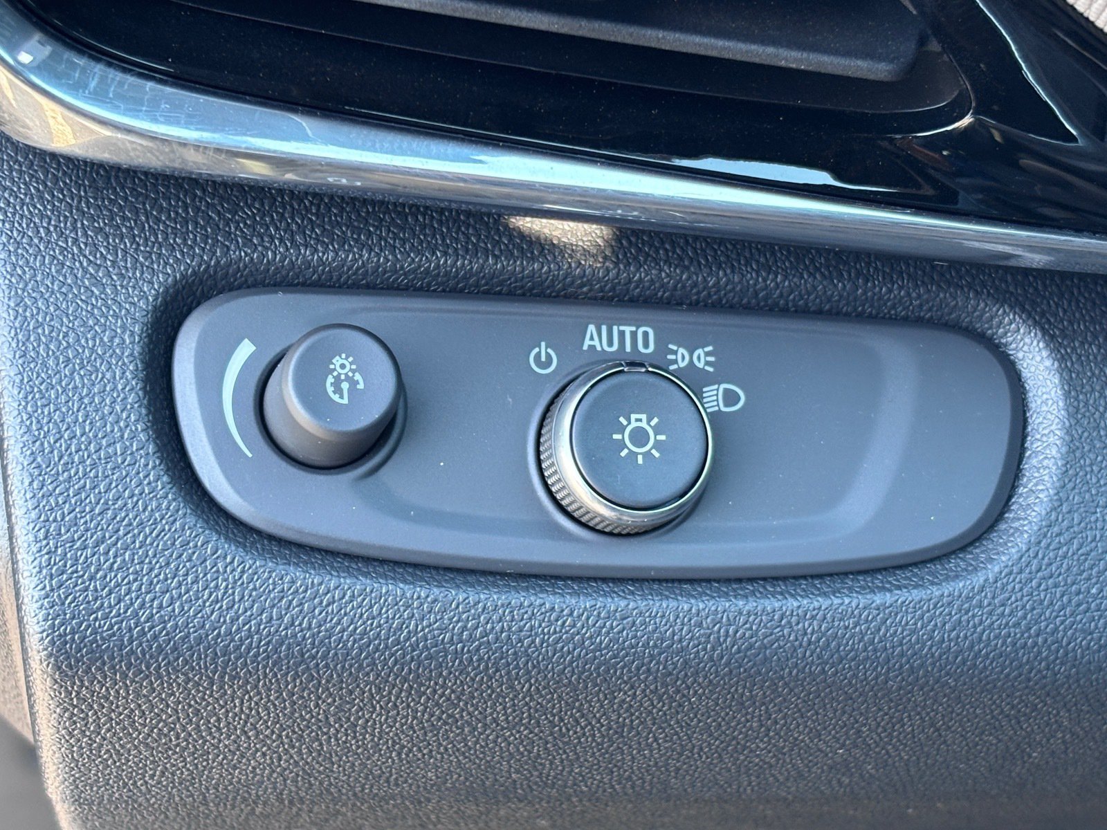 Certified 2026 Buick Envista Avenir FWD image 19