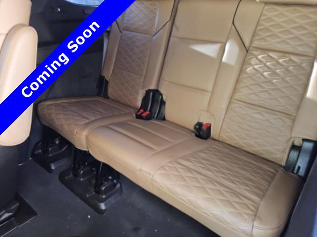 Used 2021 Cadillac Escalade Premium Luxury image 2