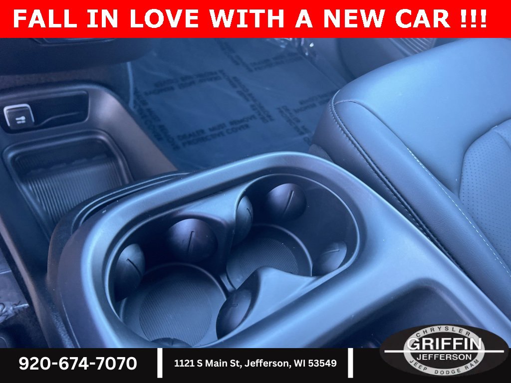 New 2026 Chrysler Pacifica Select image 20