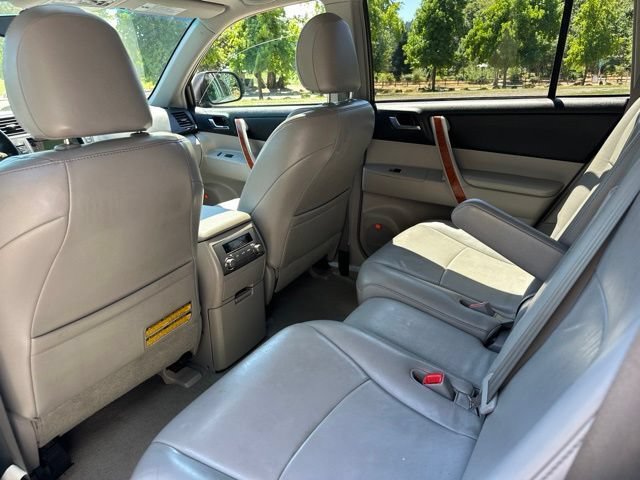 Used 2010 Toyota Highlander Limited AWD/4WD image 17