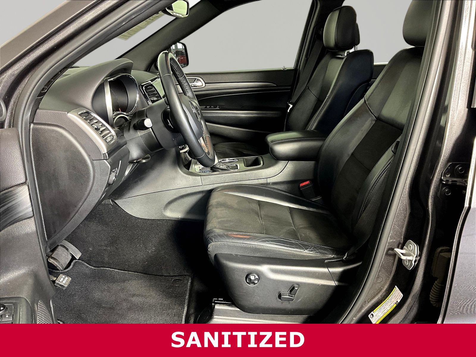 Used 2019 Jeep Grand Cherokee Altitude AWD/4WD image 19