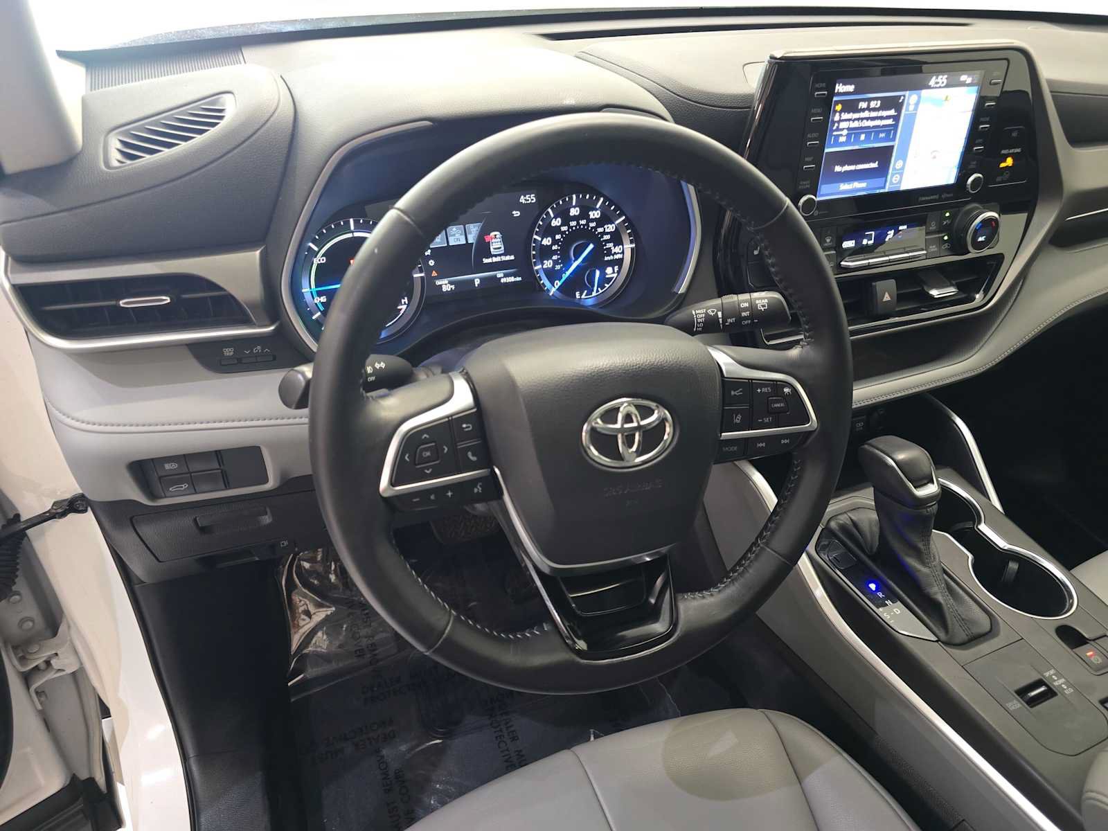 Certified 2020 Toyota Highlander XLE AWD/4WD image 2