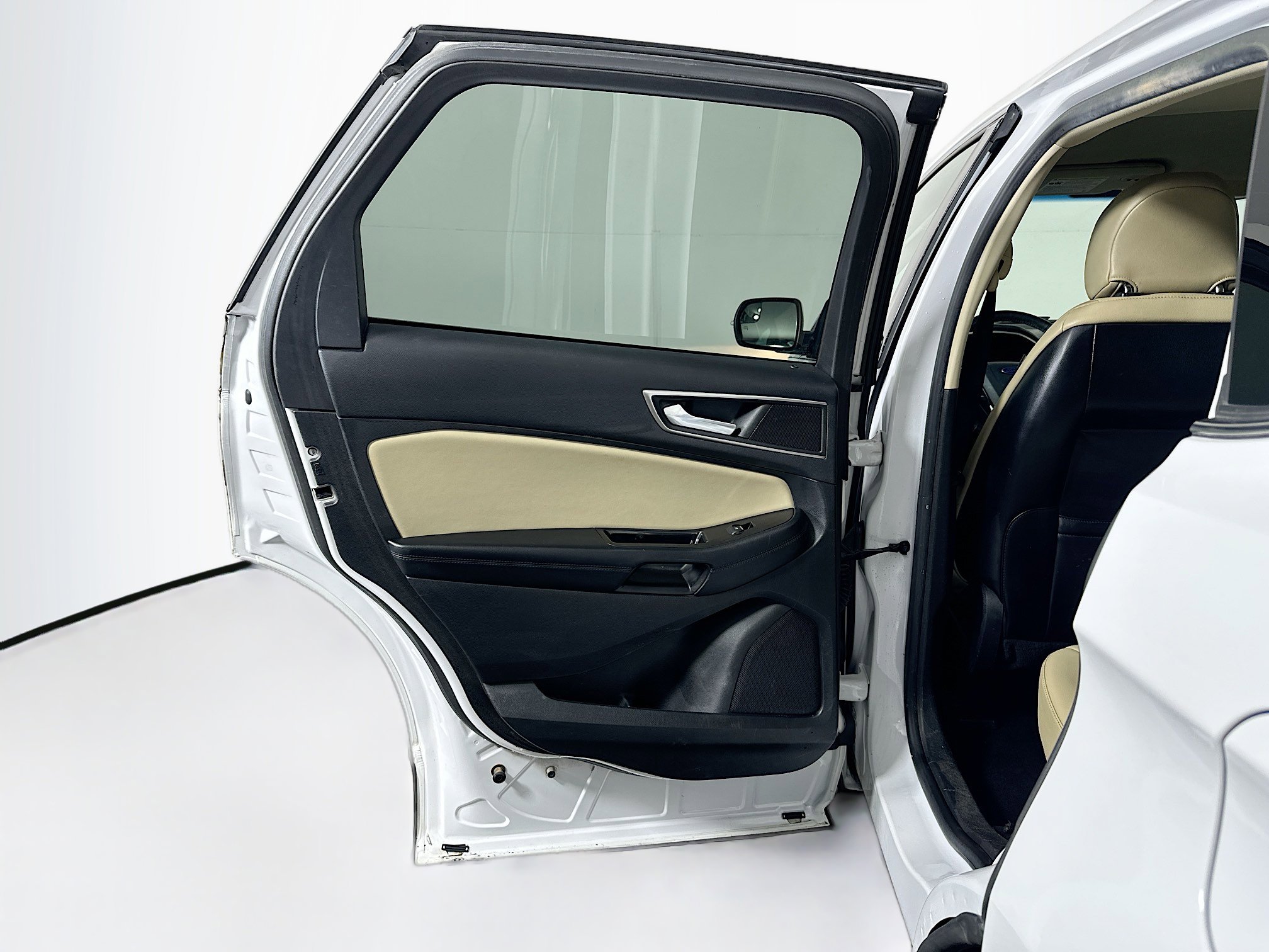 Used 2016 Ford Edge SEL w/ Equipment Group 201A image 25