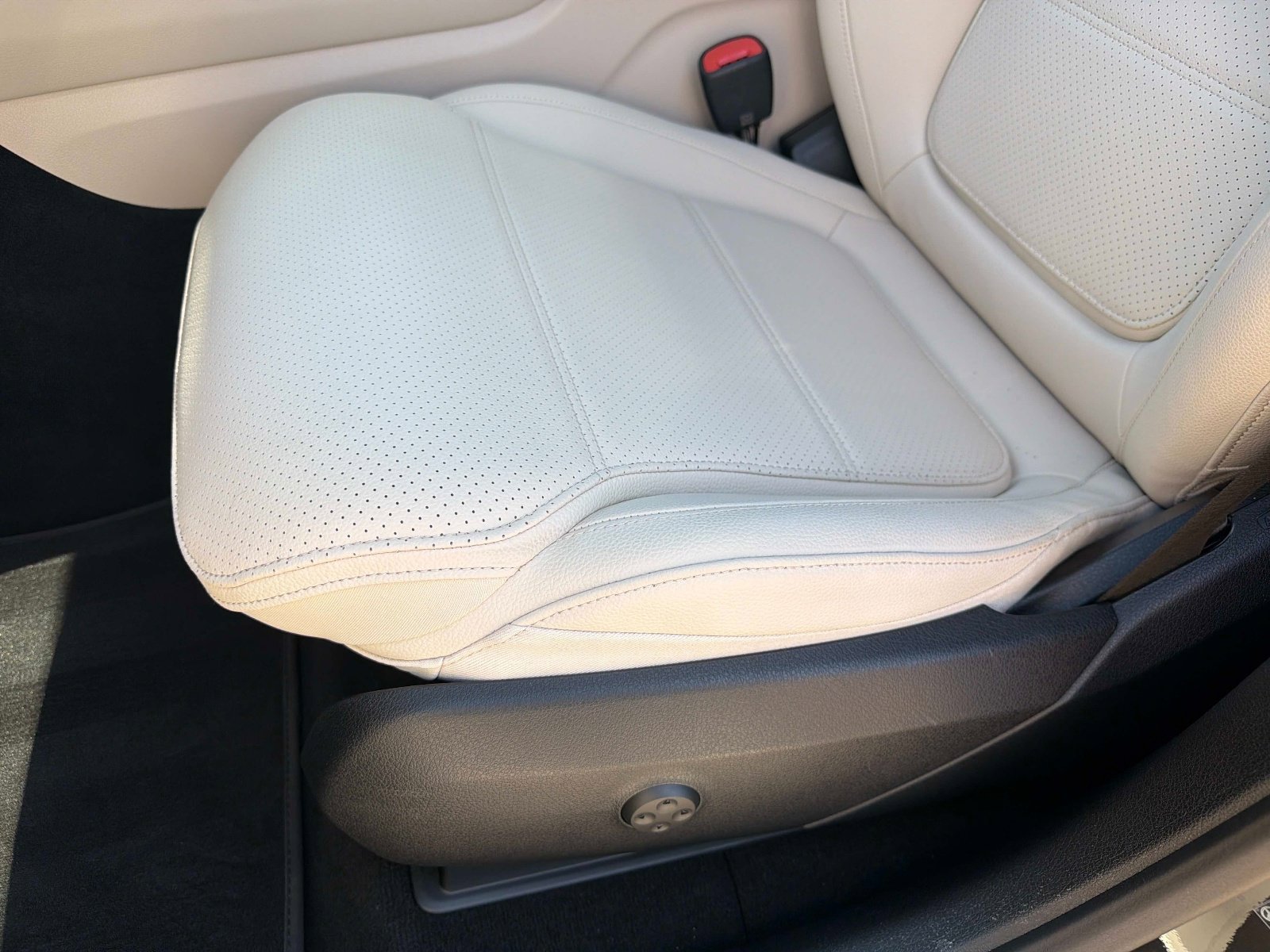 Used 2026 Mercedes-Benz GLC 300 4MATIC image 18