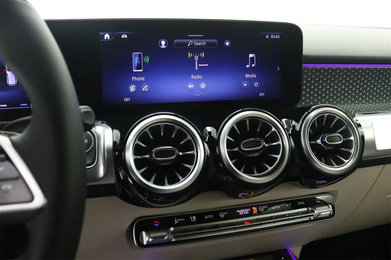 New 2025 Mercedes-Benz GLB 250 image 6