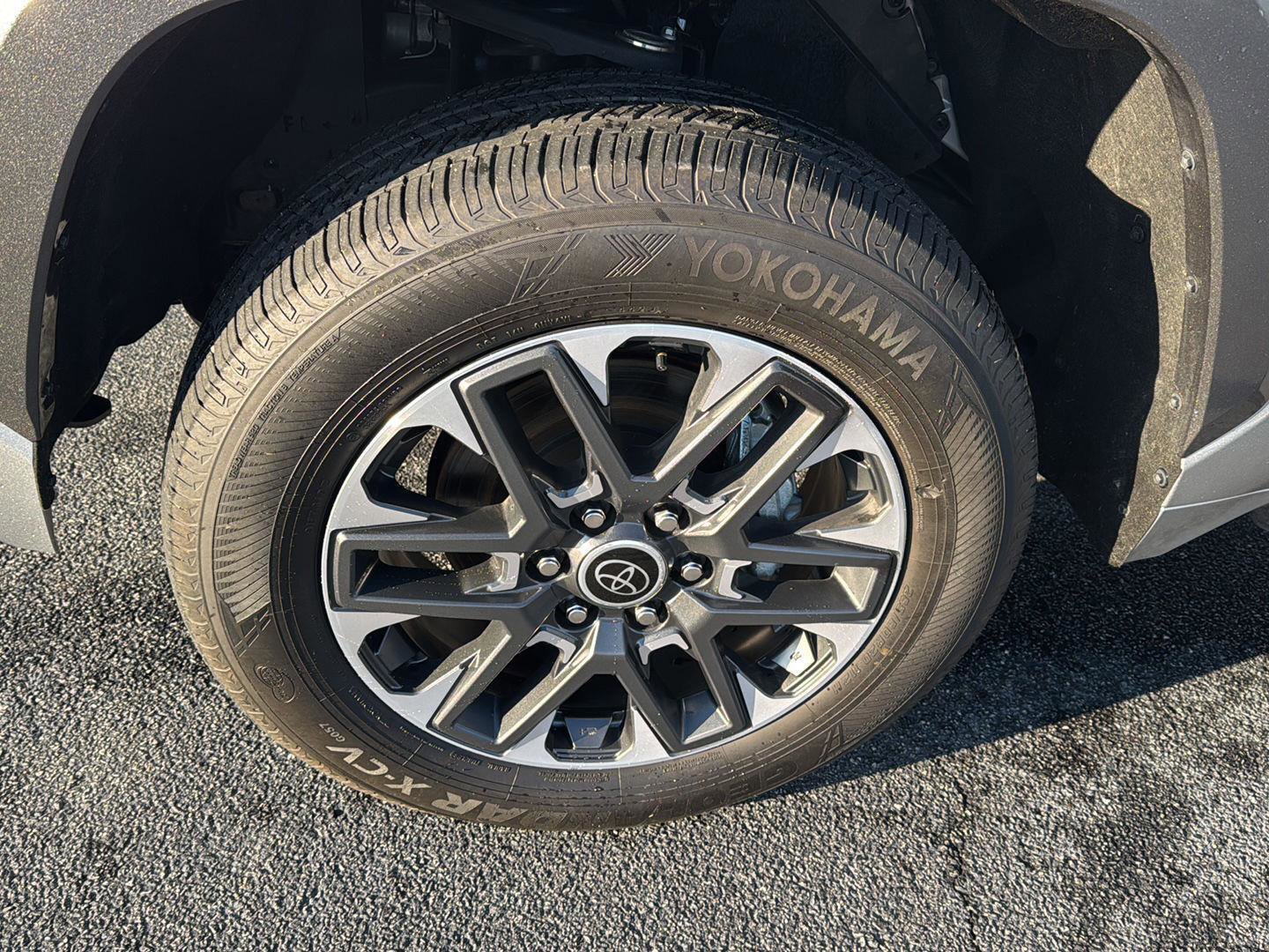 Used 2024 Toyota Tundra Limited image 32