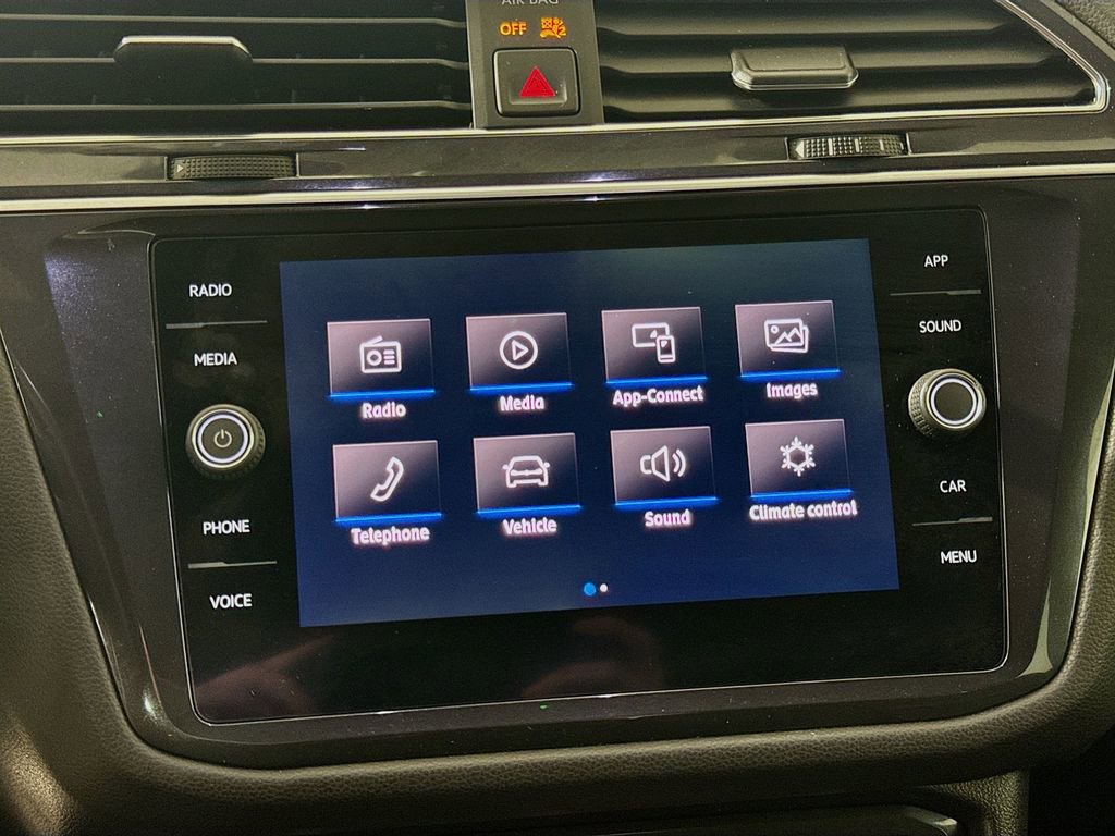 Used 2020 Volkswagen Tiguan SE R-Line image 10