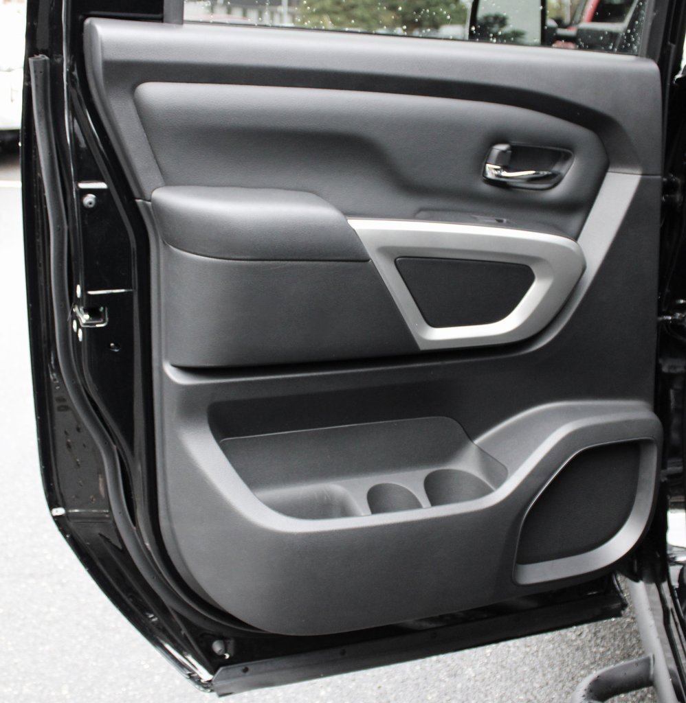 Certified 2024 Nissan Titan SV w/ SV Convenience Package image 17