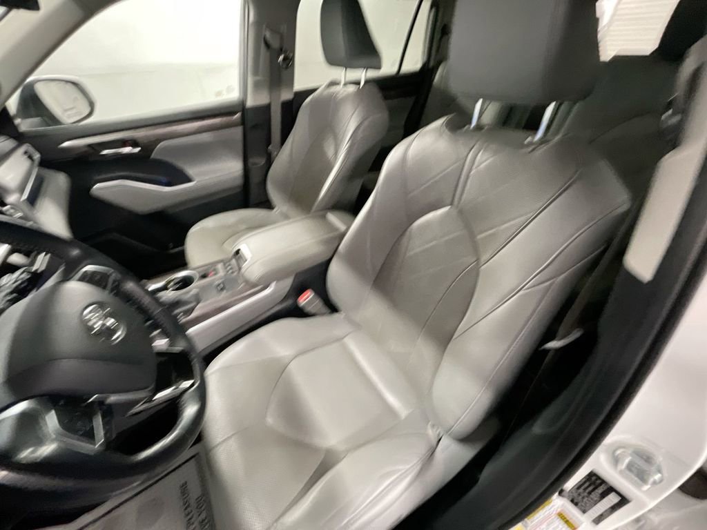 Used 2020 Toyota Highlander Platinum image 20