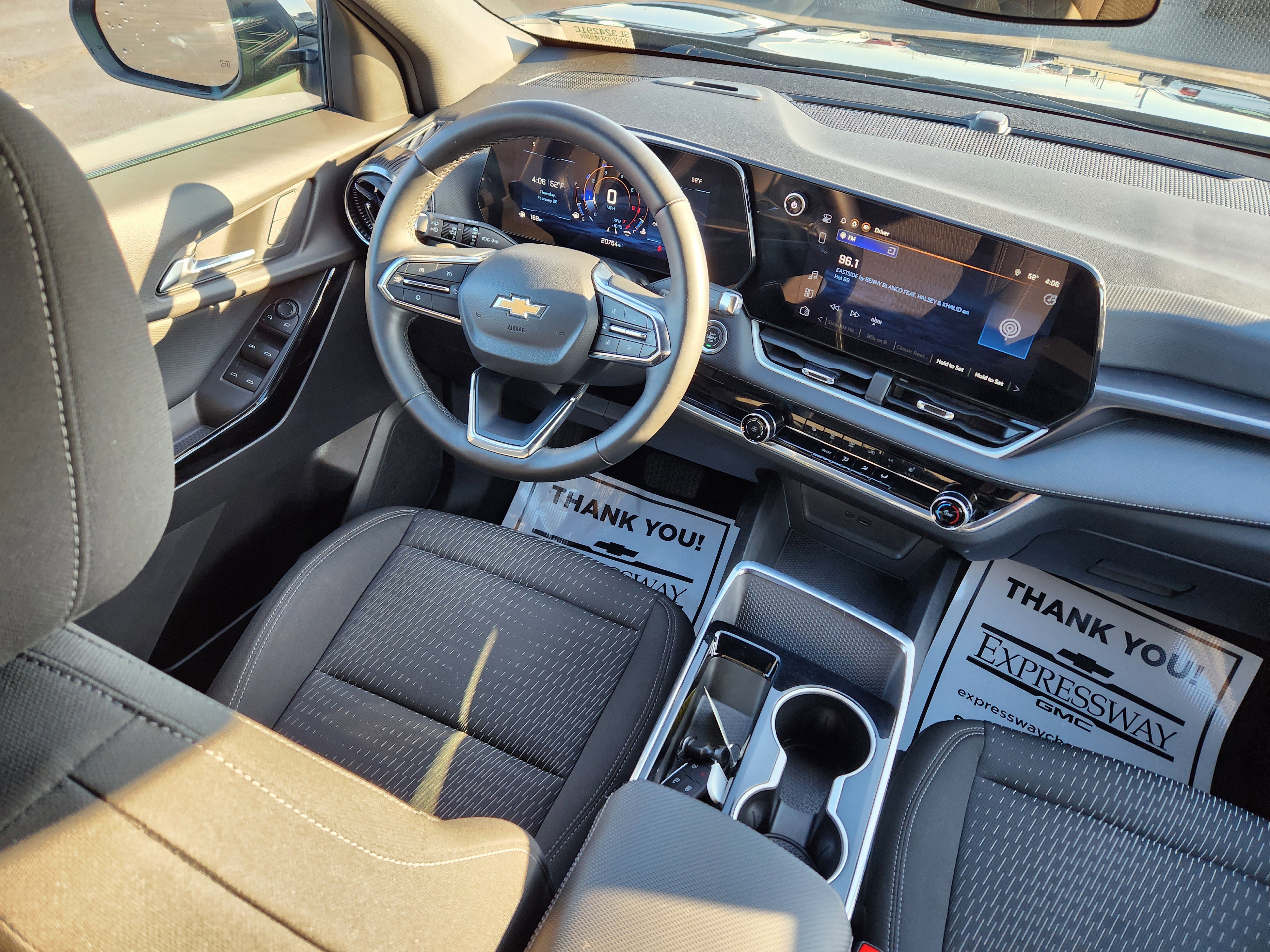 Used 2025 Chevrolet Equinox LT image 14